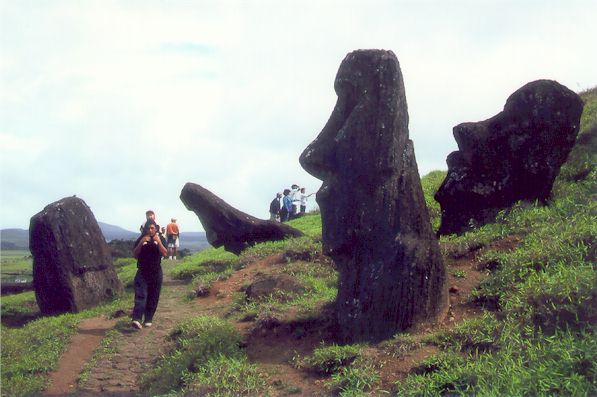  Duh�ci mezi moaimi