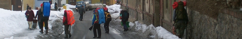 V P�ibyslavi cestou na vlak - byli jsme dobr� atrakce pro civilisty.